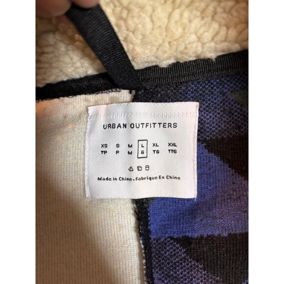 Urban Outfitters Sherpa Fleece Jacket With Aztec Pattern & Neon Zippers - Picture 6 of 16